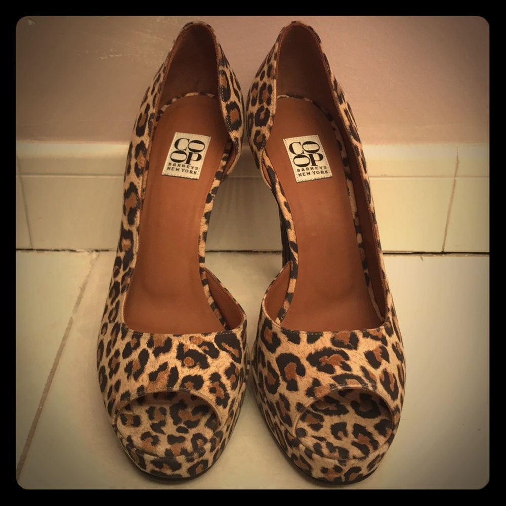Leopard peep toe pumps